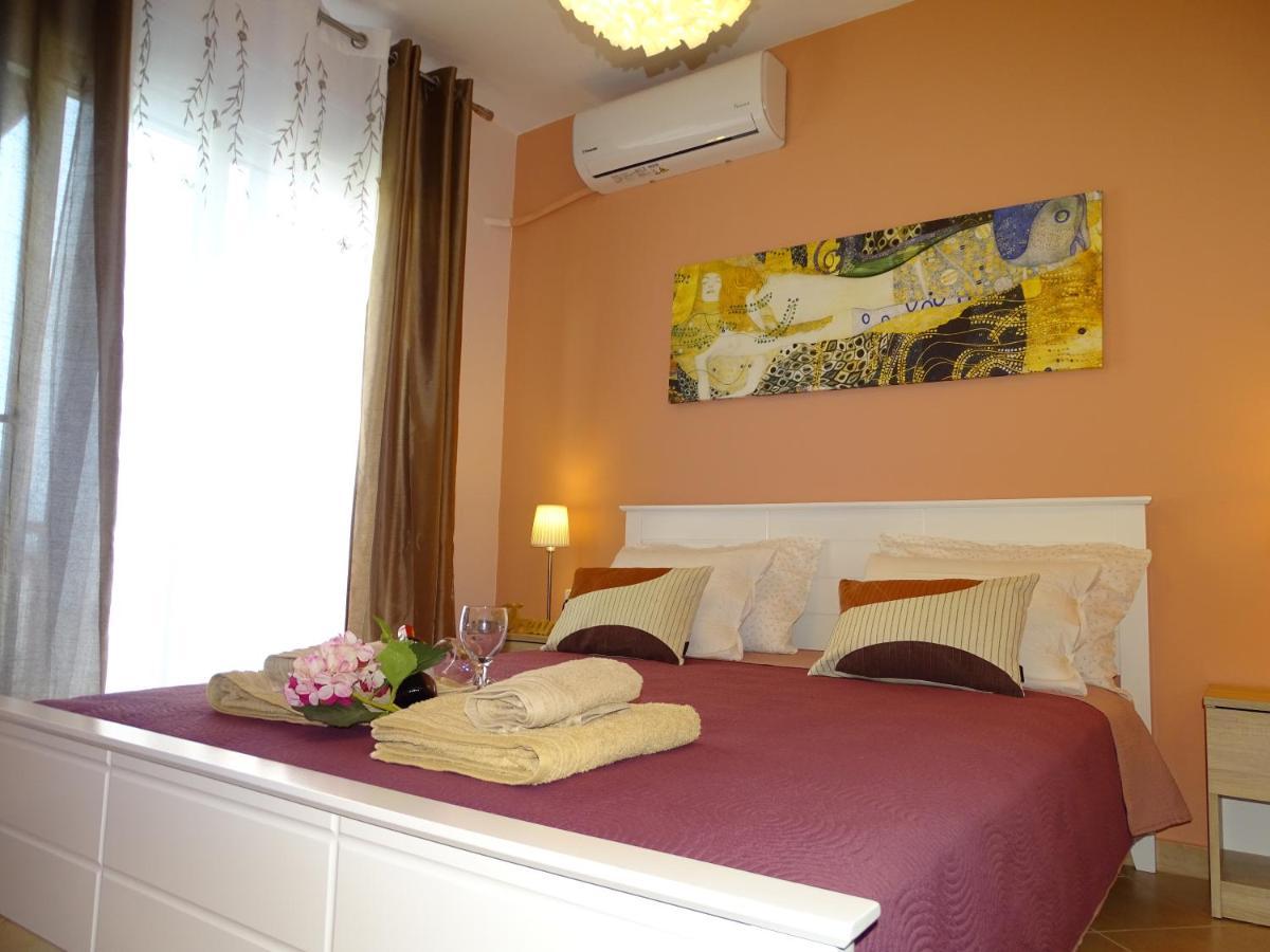 Bella Casa Apartment เนอาเปรามอส ภายนอก รูปภาพ