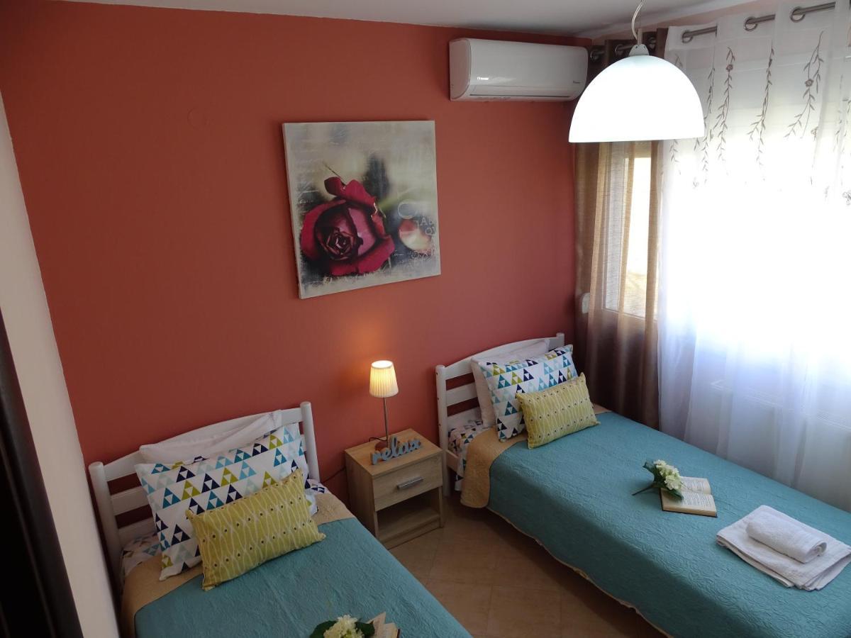 Bella Casa Apartment เนอาเปรามอส ภายนอก รูปภาพ
