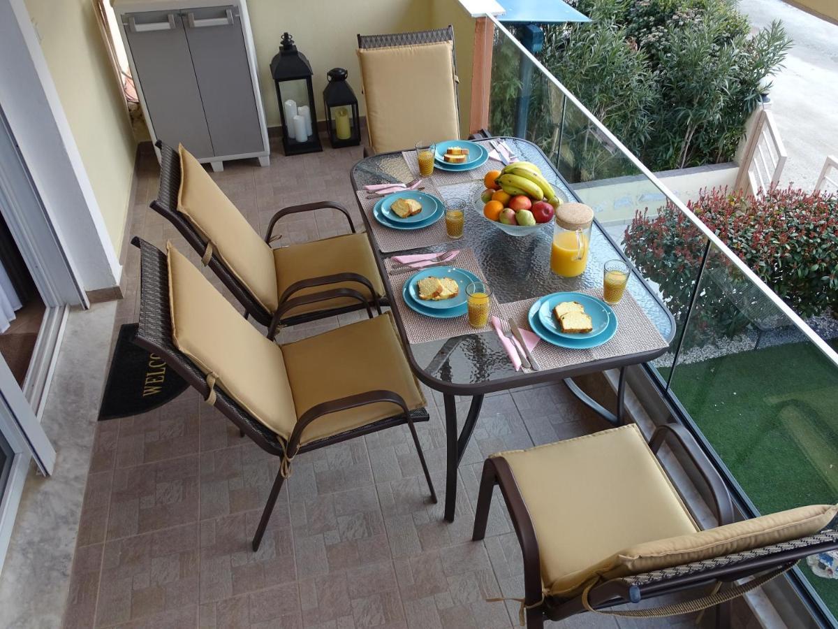 Bella Casa Apartment เนอาเปรามอส ภายนอก รูปภาพ