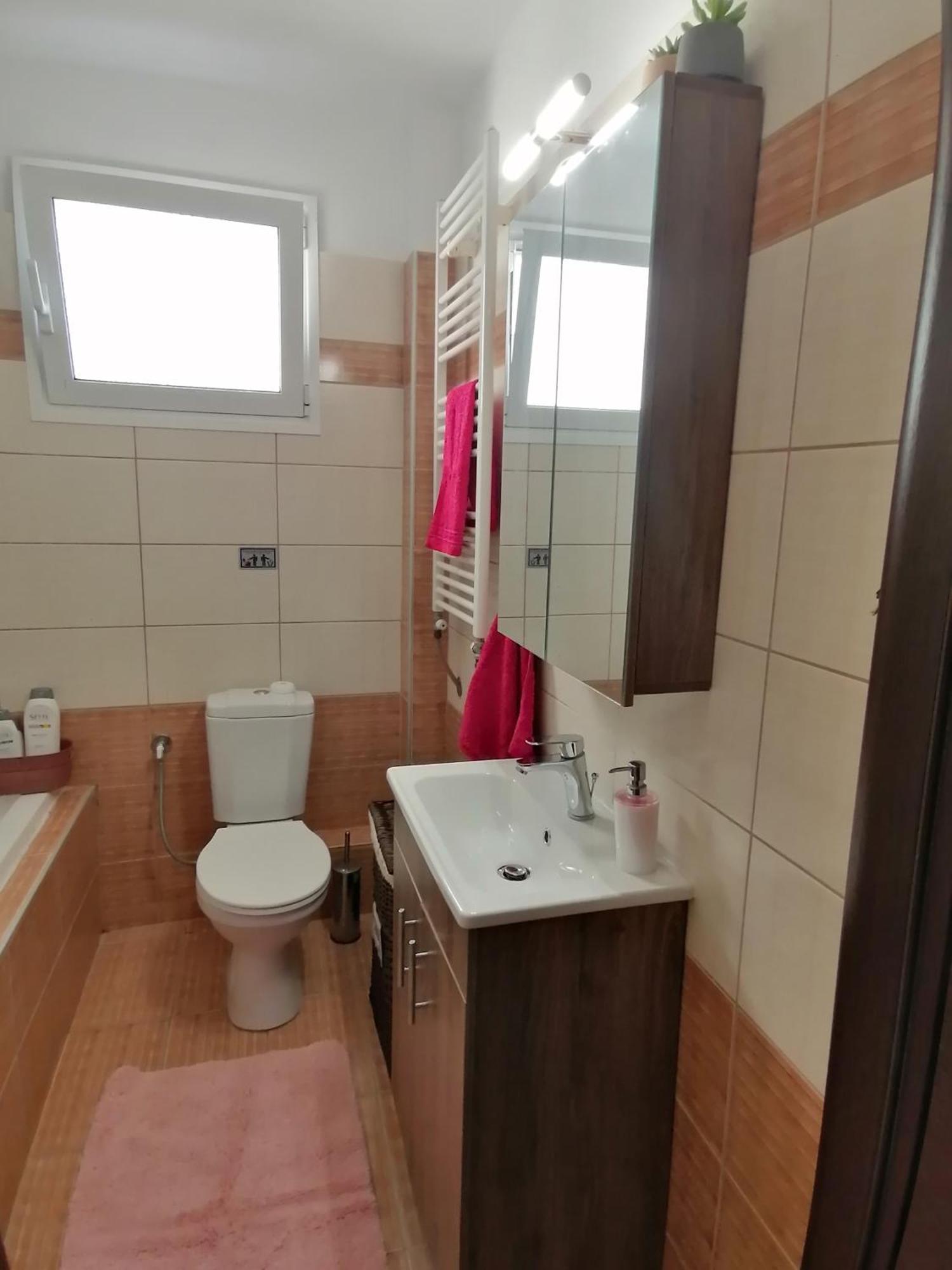 Bella Casa Apartment เนอาเปรามอส ภายนอก รูปภาพ