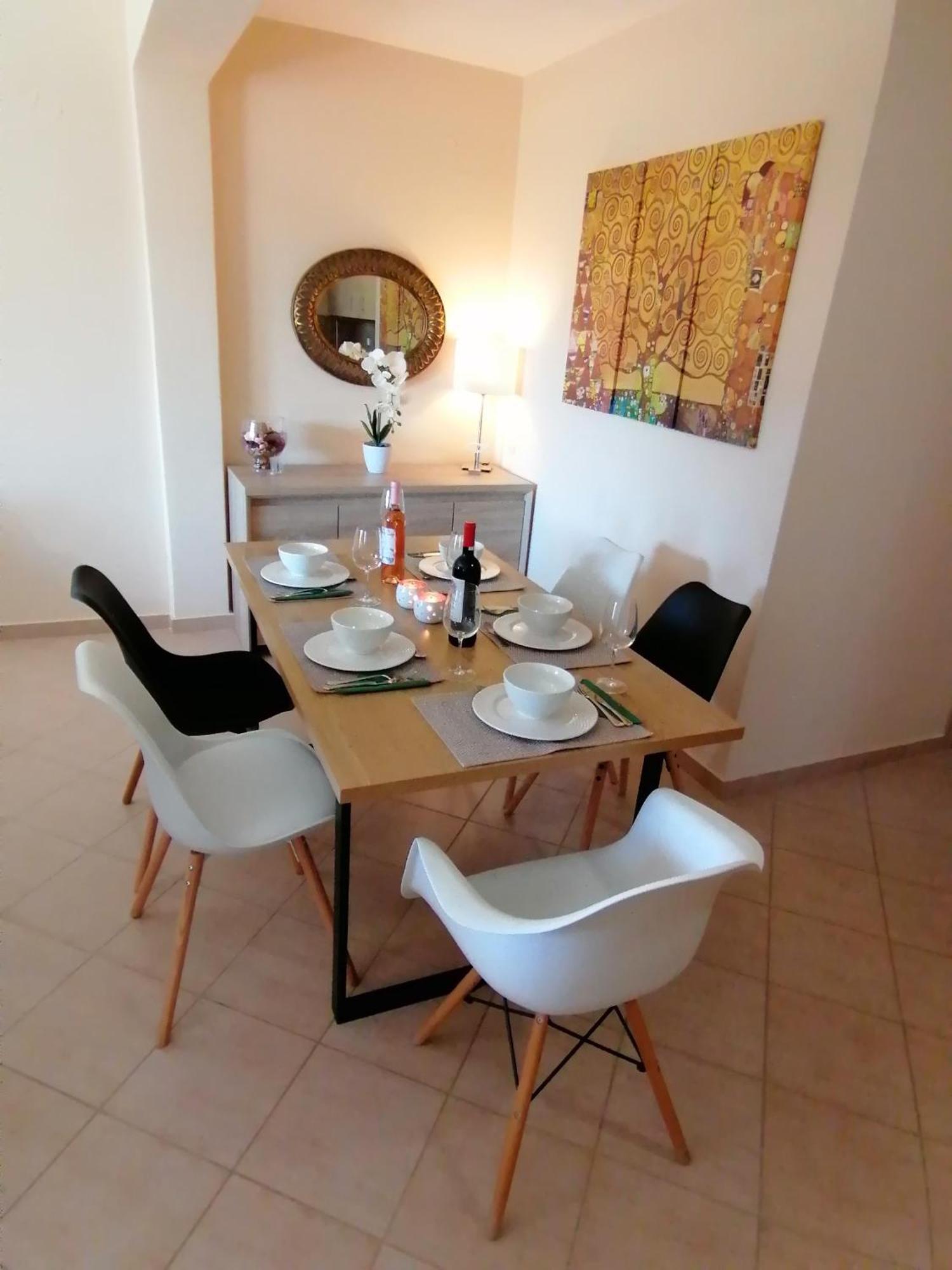 Bella Casa Apartment เนอาเปรามอส ภายนอก รูปภาพ